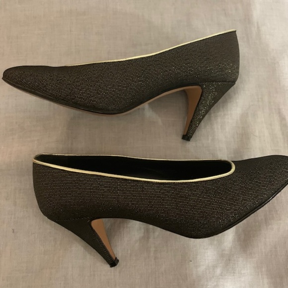 Valentina Carrano Black & Gold Heels Size 7.5 - Picture 4 of 8